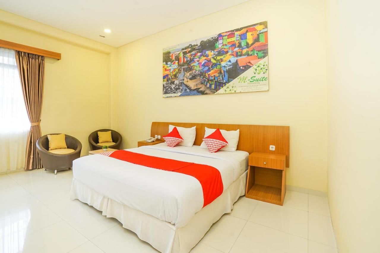 Oyo 272 M Suite Residence Malang Extérieur photo