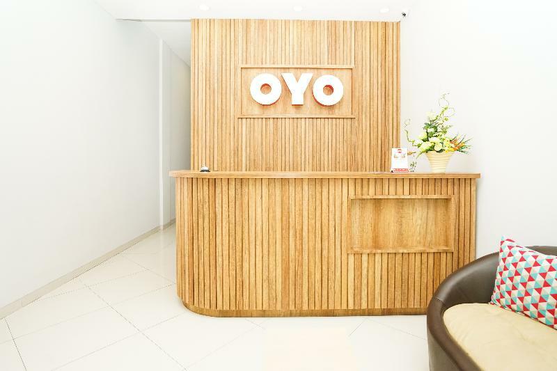 Oyo 272 M Suite Residence Malang Extérieur photo