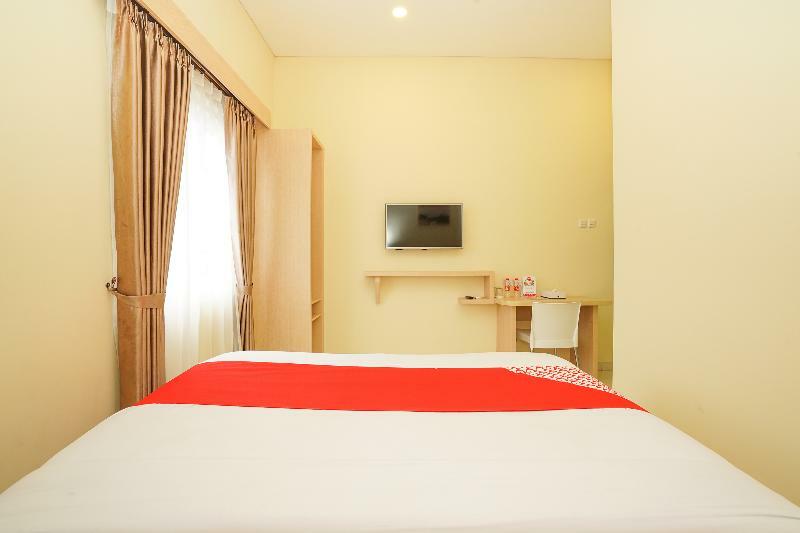 Oyo 272 M Suite Residence Malang Extérieur photo